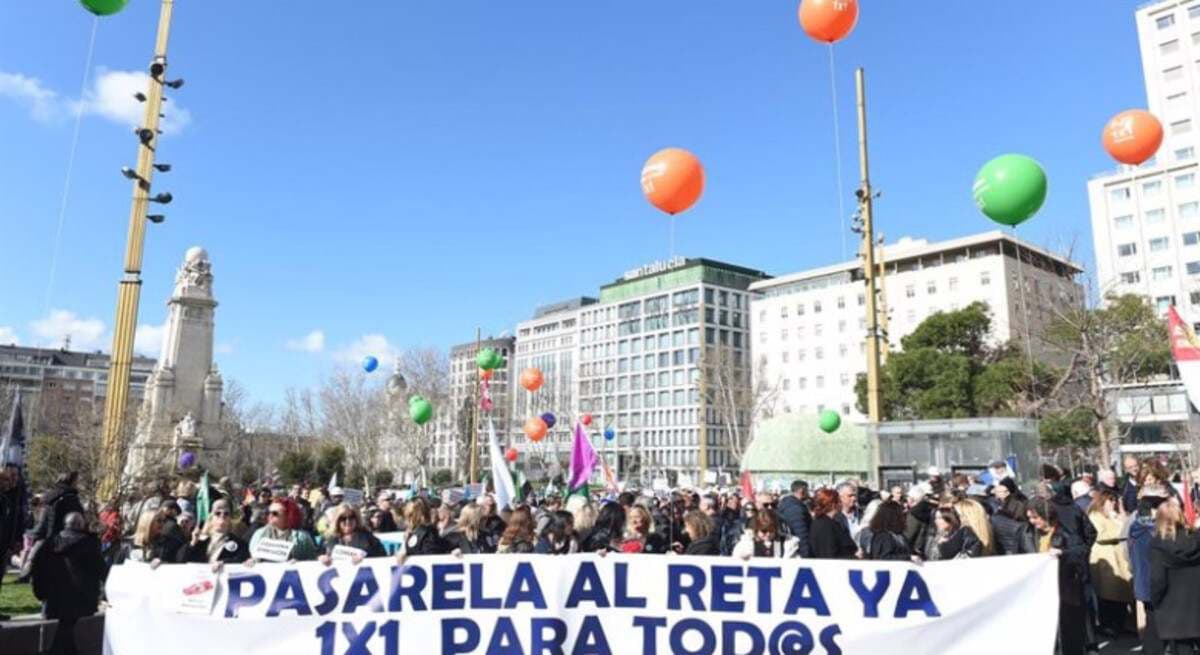 Imagen del artículo Procuradores ven escasa e injusta la ley del PSOE para entrar en la Seguridad Social sobre Madrid