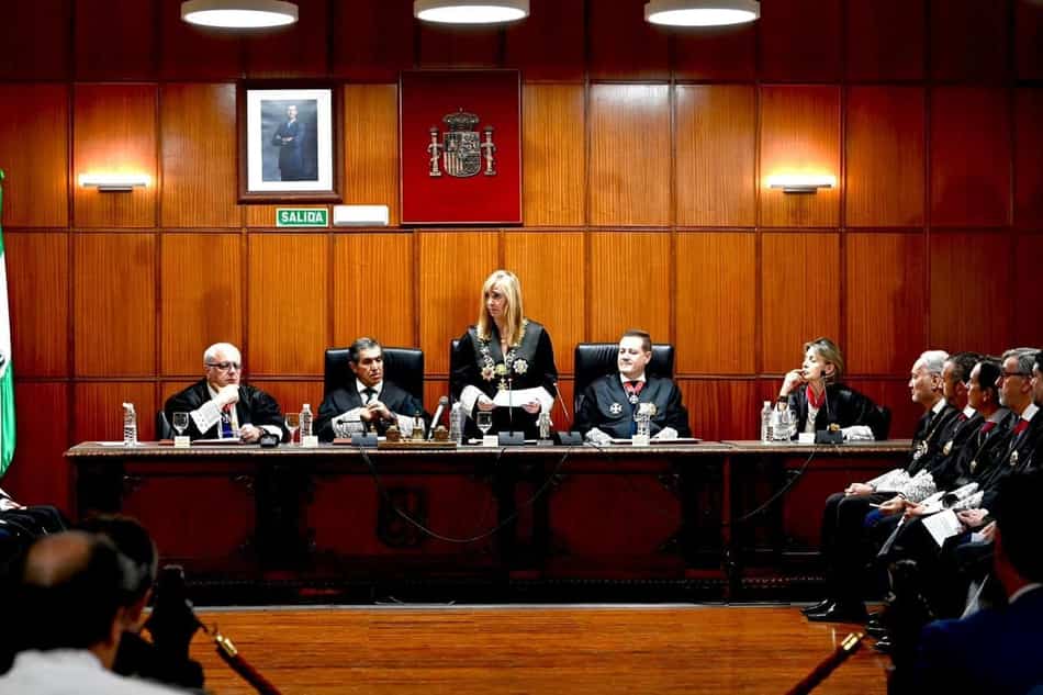 Imagen del artículo Isabel Perelló, presidenta del Tribunal Supremo, recibe la Toga de Plata en un acto histórico en Jaén sobre Madrid