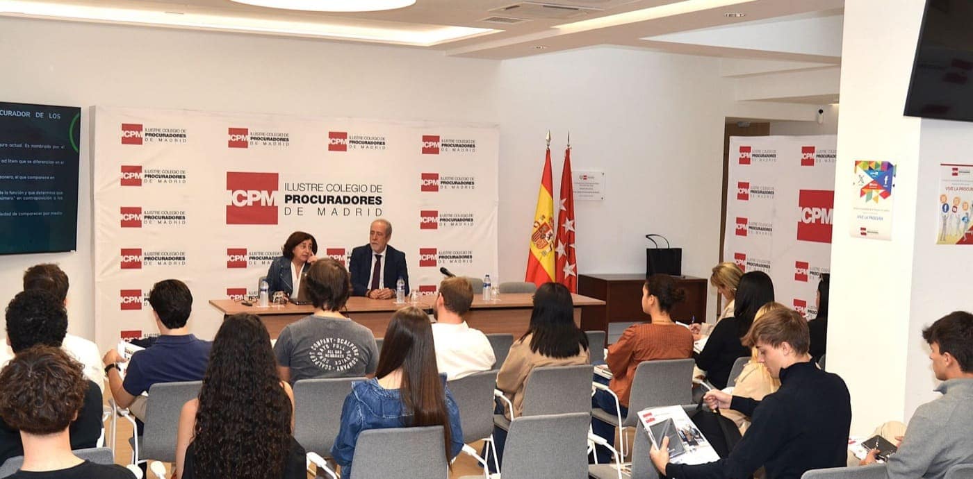 Imagen del artículo Alumnos de la Universidad Nebrija visitan nuestra sede sobre Madrid